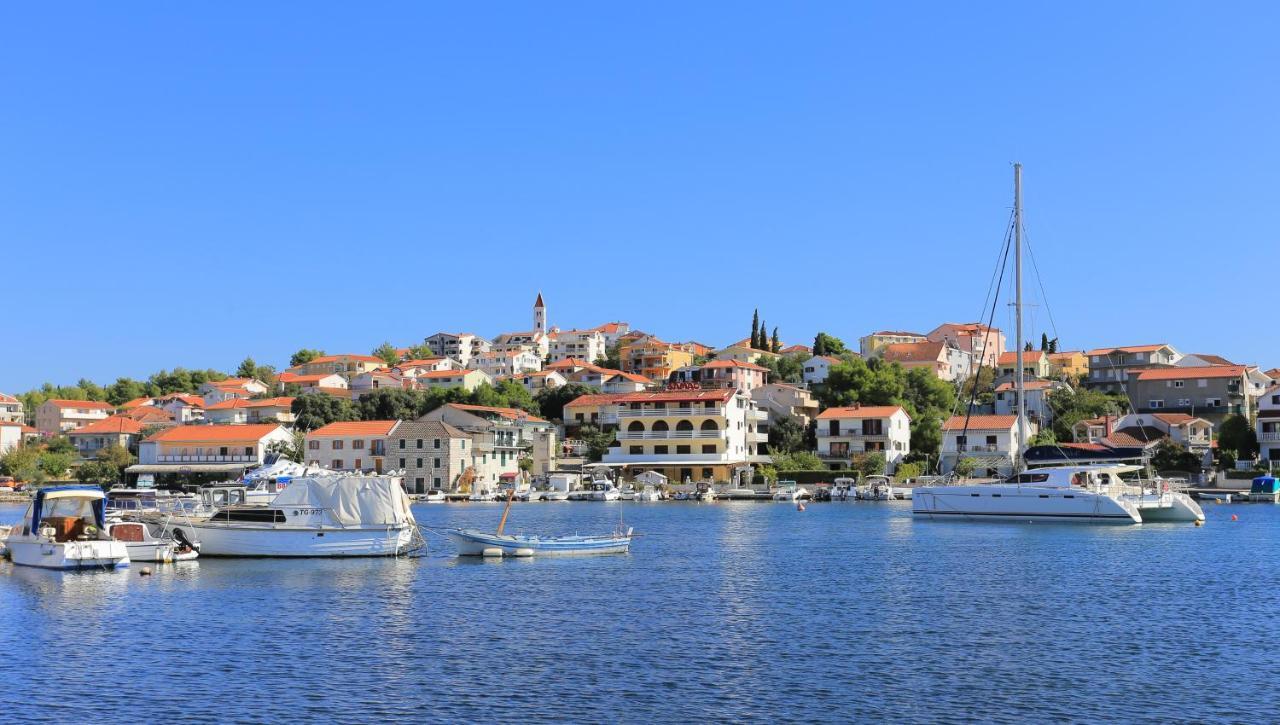 Apartments By The Sea Seget Vranjica, Trogir - 4884 Dış mekan fotoğraf